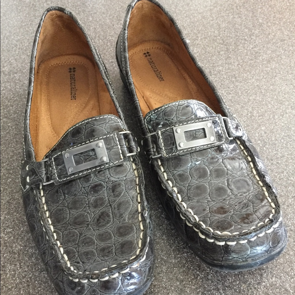 Naturalizer charcoal grey flats